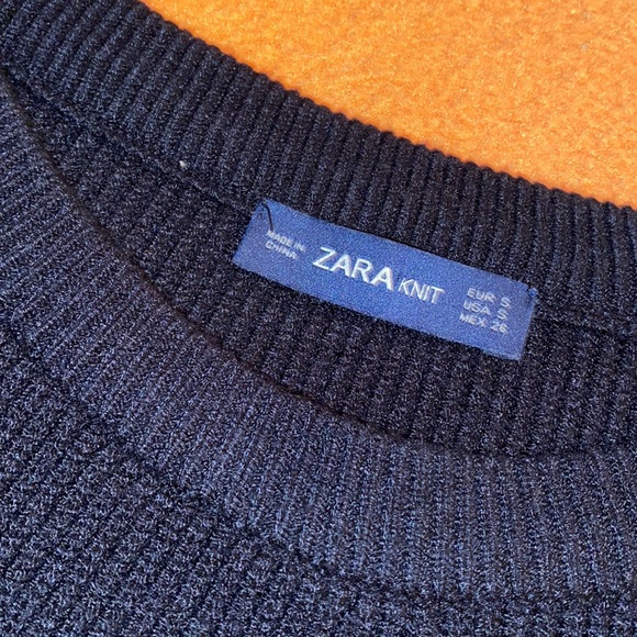 Zara Sweater - Picture 2 of 2